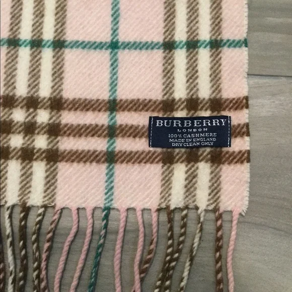 BURBERRY VINTAGE 100% CASHMERE NOVA CHECK FRINGE SCARF - Picture 2 of 5